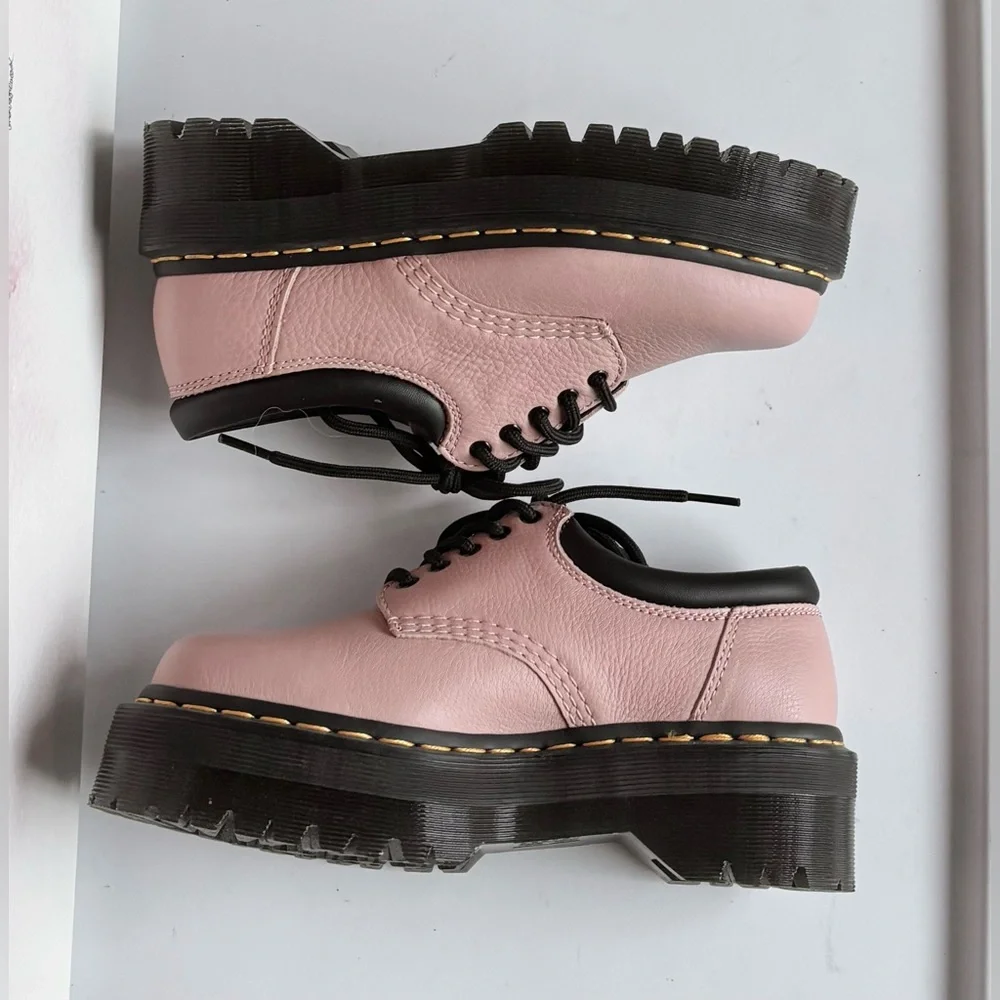Dr. Martens 8053 Quad 2” Platform Leather Oxford shoes in Pink Color Size 6 NWOB